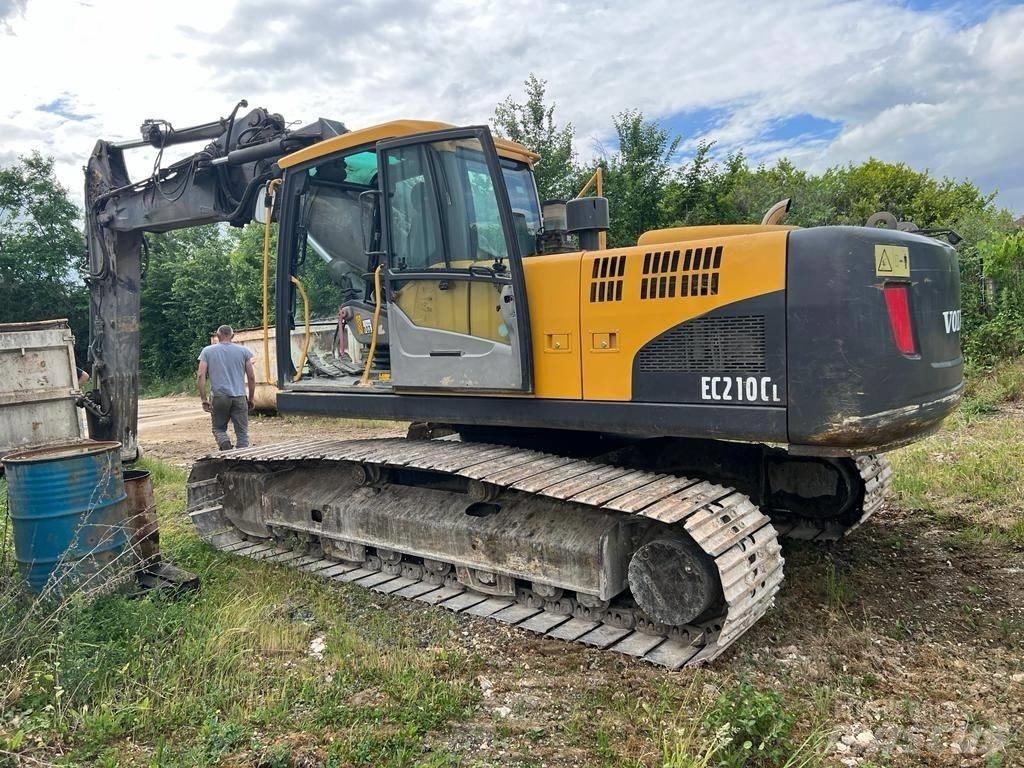 Volvo EC 210 C L Pelle sur chenilles