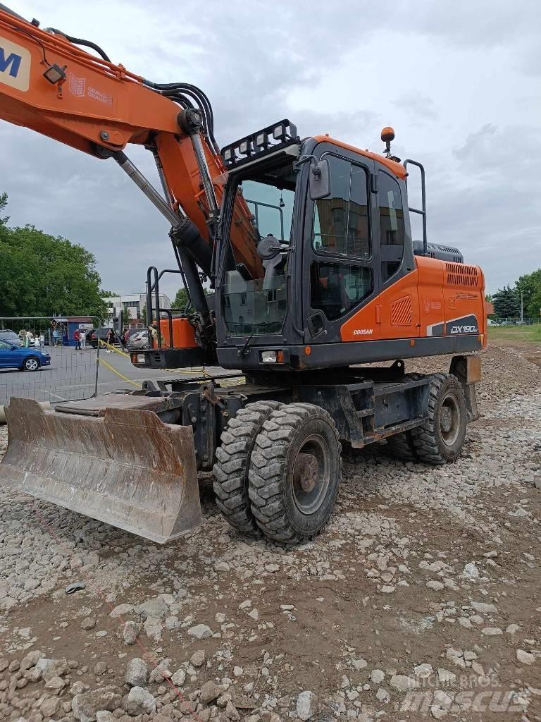 Doosan DX 190 W-5 Pelle sur pneus
