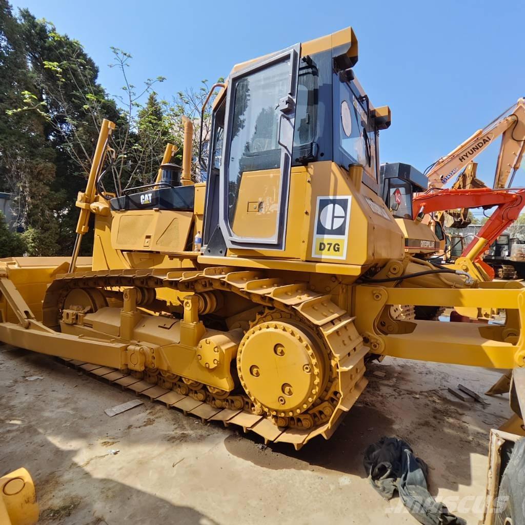 CAT D 7 G Niveleuse