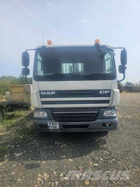 DAF CF 75.310 Camion plateau ridelle avec grue