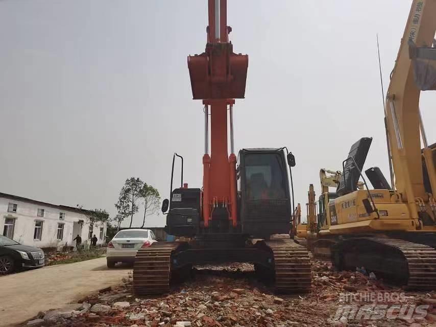 Hitachi ZX 210 Pelle sur chenilles