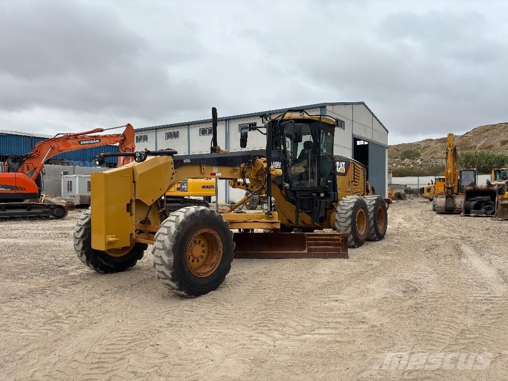 CAT 140M Niveleuse