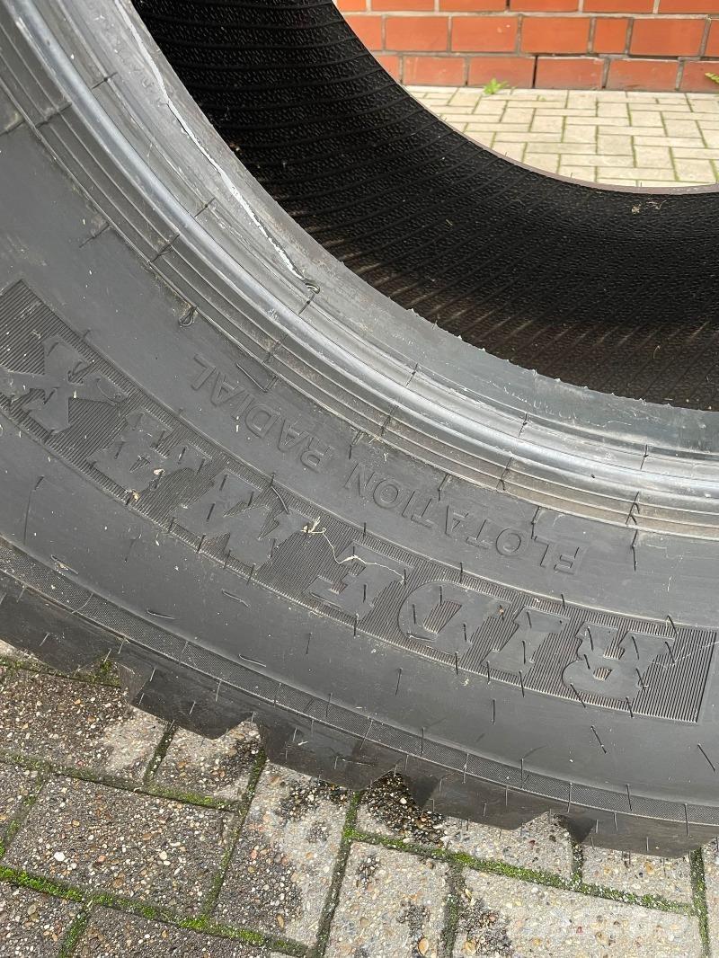 BKT 650/65R30,5 Pneus, roues et jantes