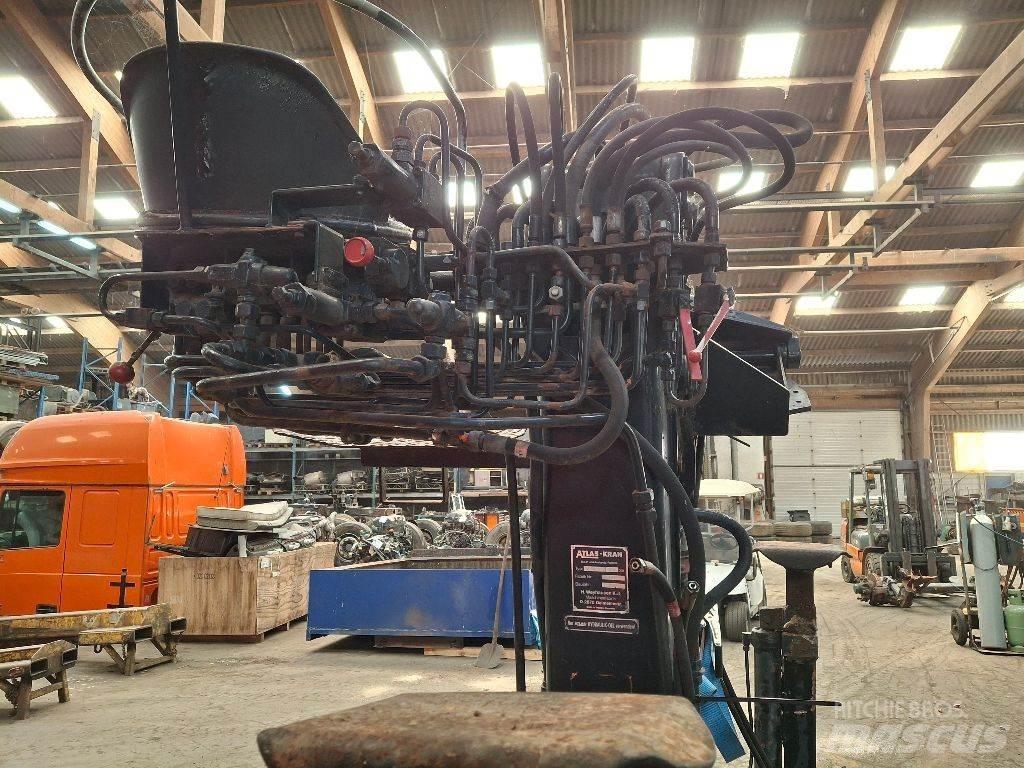 Atlas AK 4002 Grue auxiliaire