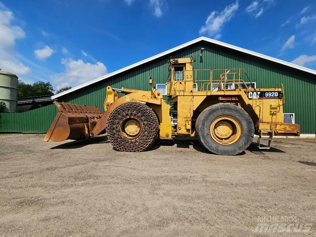 CAT 992 D Chargeuse sur pneus