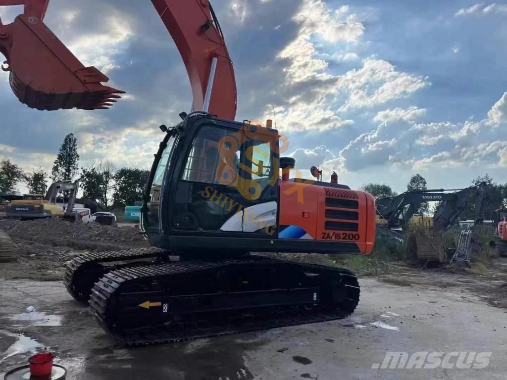 Hitachi ZX 200 Pelle sur chenilles