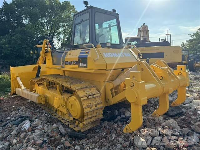 Komatsu D 85 Bouteurs sur chenilles