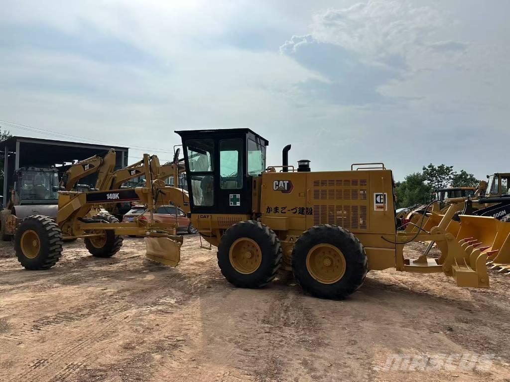 CAT 140K Niveleuse