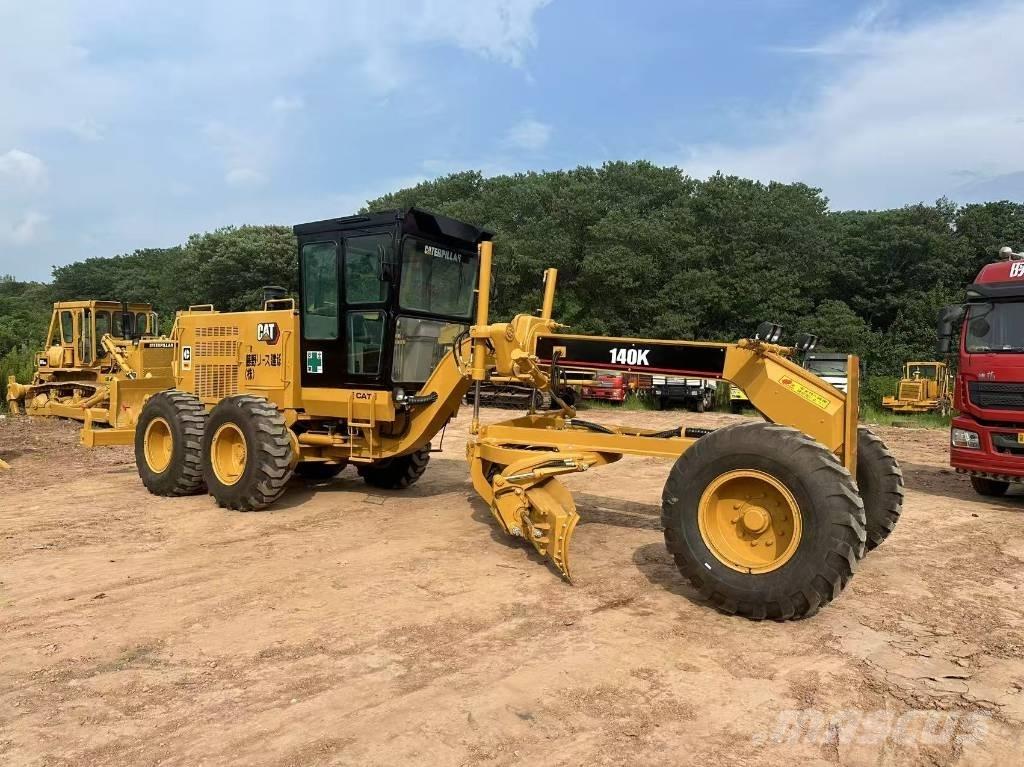 CAT 140K Niveleuse