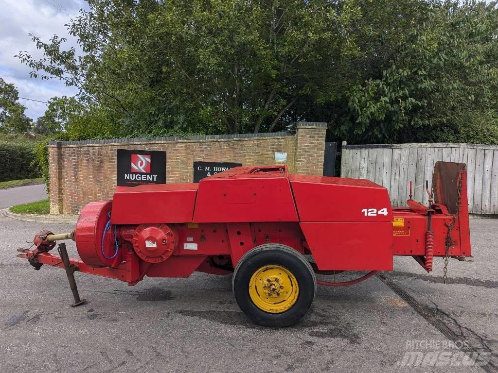 Massey Ferguson 124 Presse cubique