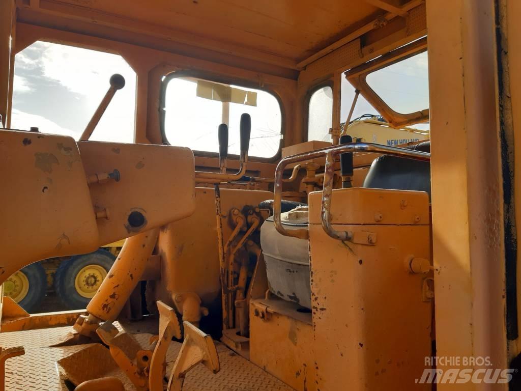 Komatsu D 85 E-12 Bouteurs sur chenilles