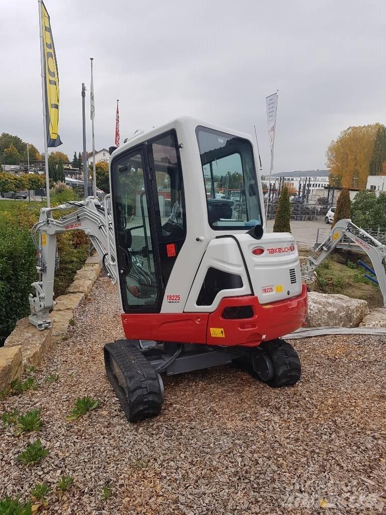 Takeuchi TB225 Mini pelle < 7t