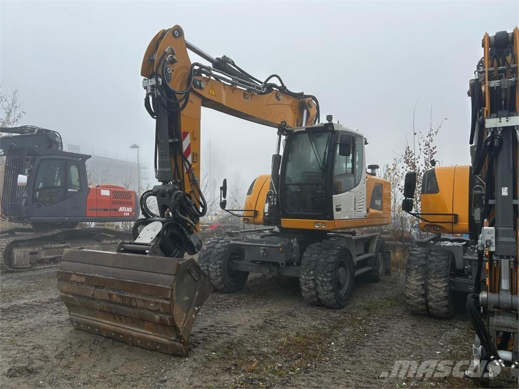 Liebherr A920 Pelle sur pneus