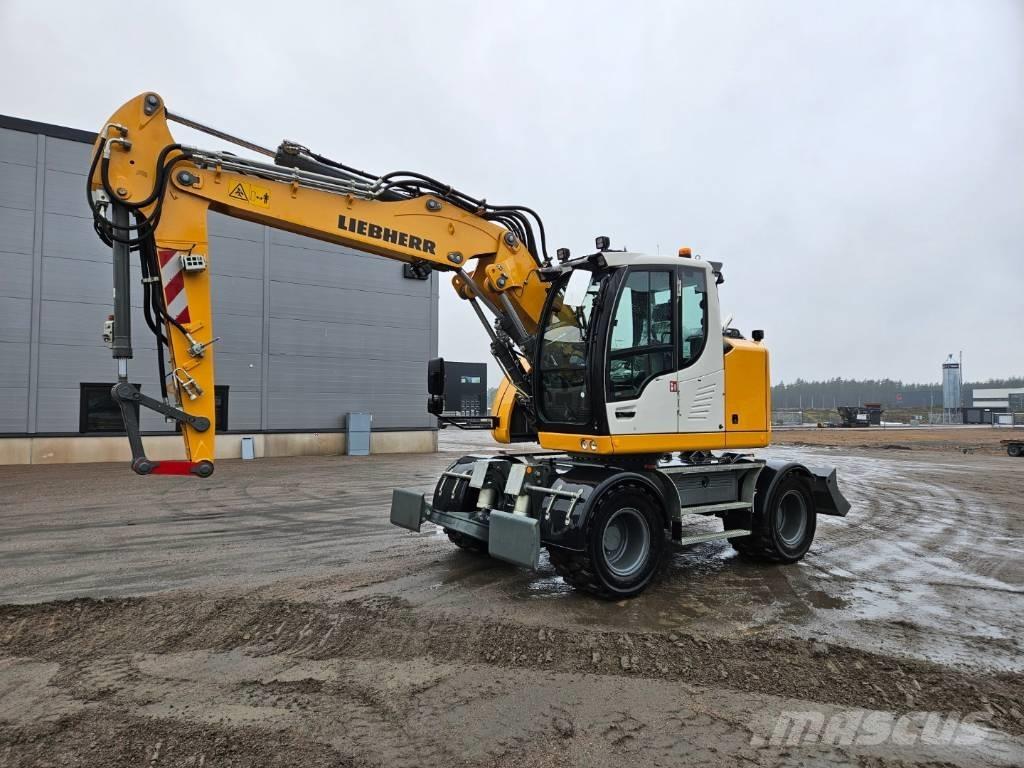 Liebherr 913 Compact Pelle sur pneus