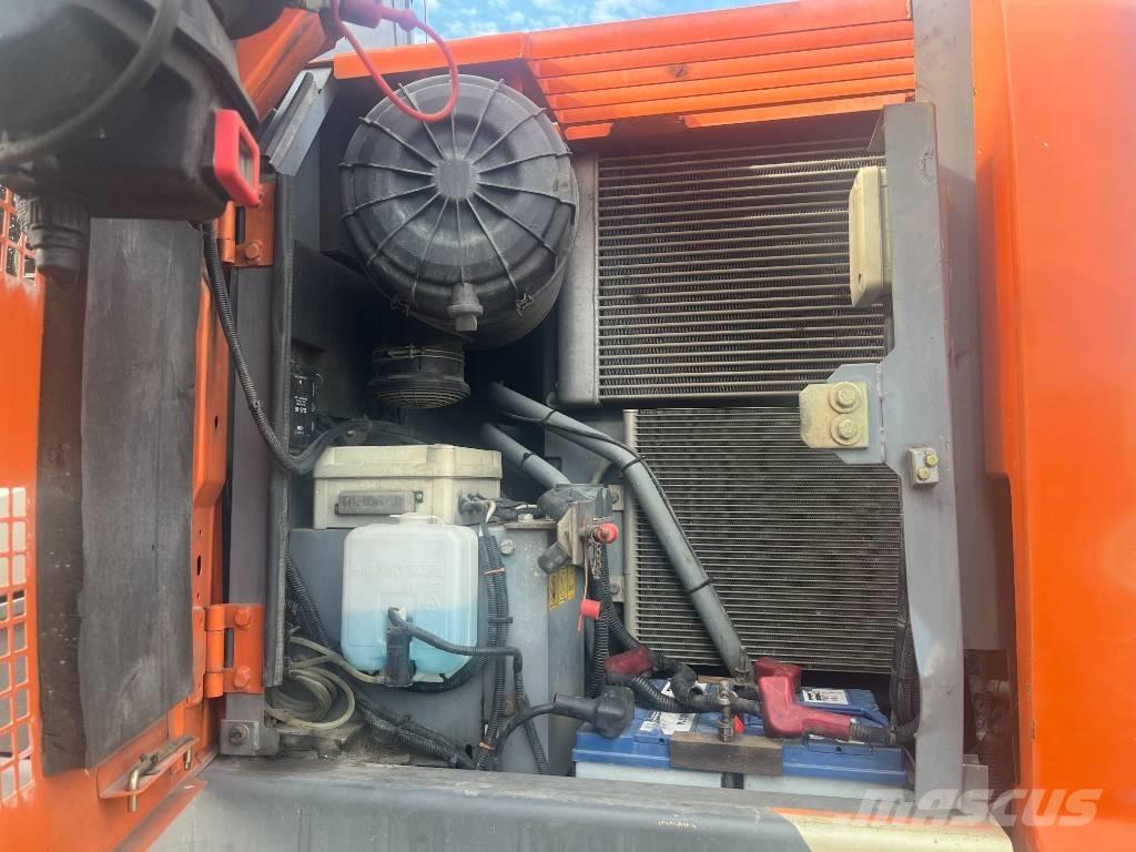 Hitachi ZX 145 W-3 Pelle sur pneus