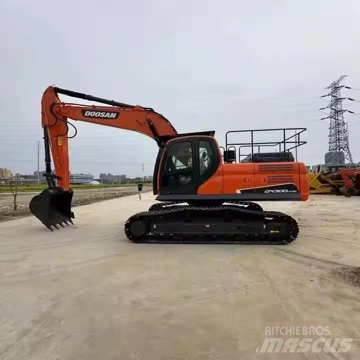 Doosan DX300LC Pelle sur chenilles