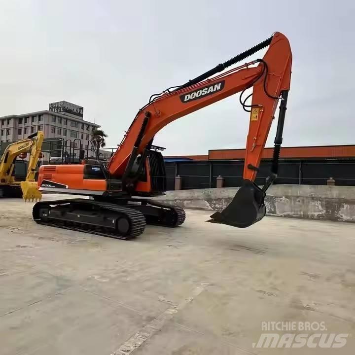 Doosan DX300LC Pelle sur chenilles