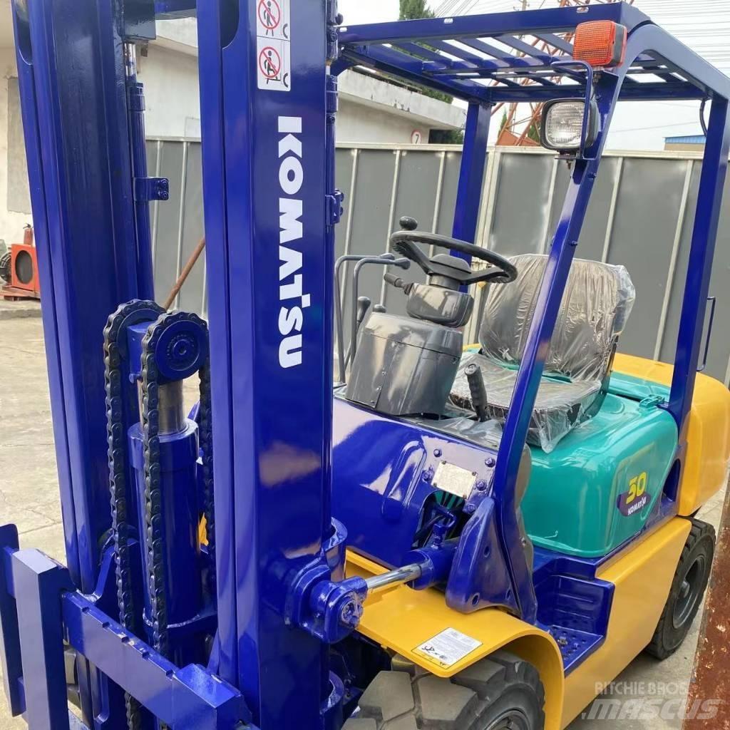 Komatsu FD 30 T-14 Chariots diesel