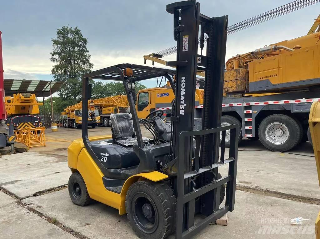 Komatsu FD 30 T-14 Chariots diesel