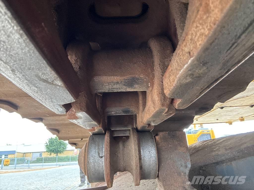 Komatsu HB215LC-1 Pelle à déchets