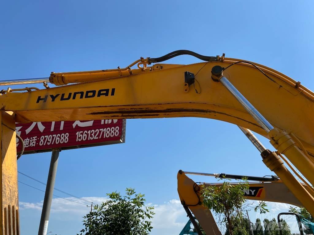 Hyundai 210w Pelle sur pneus