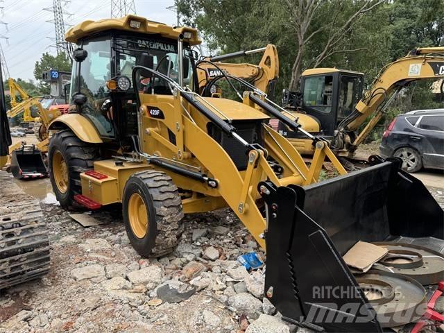 CAT 420 F Tractopelle