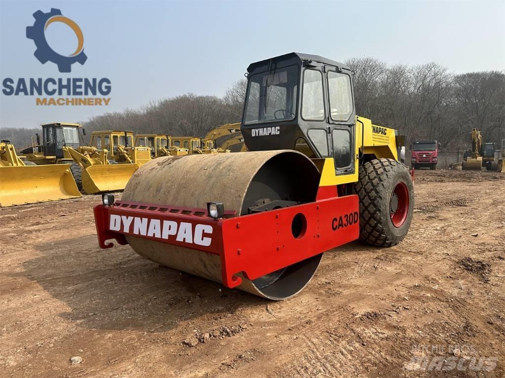 Dynapac CA30D Rouleaux monocylindre