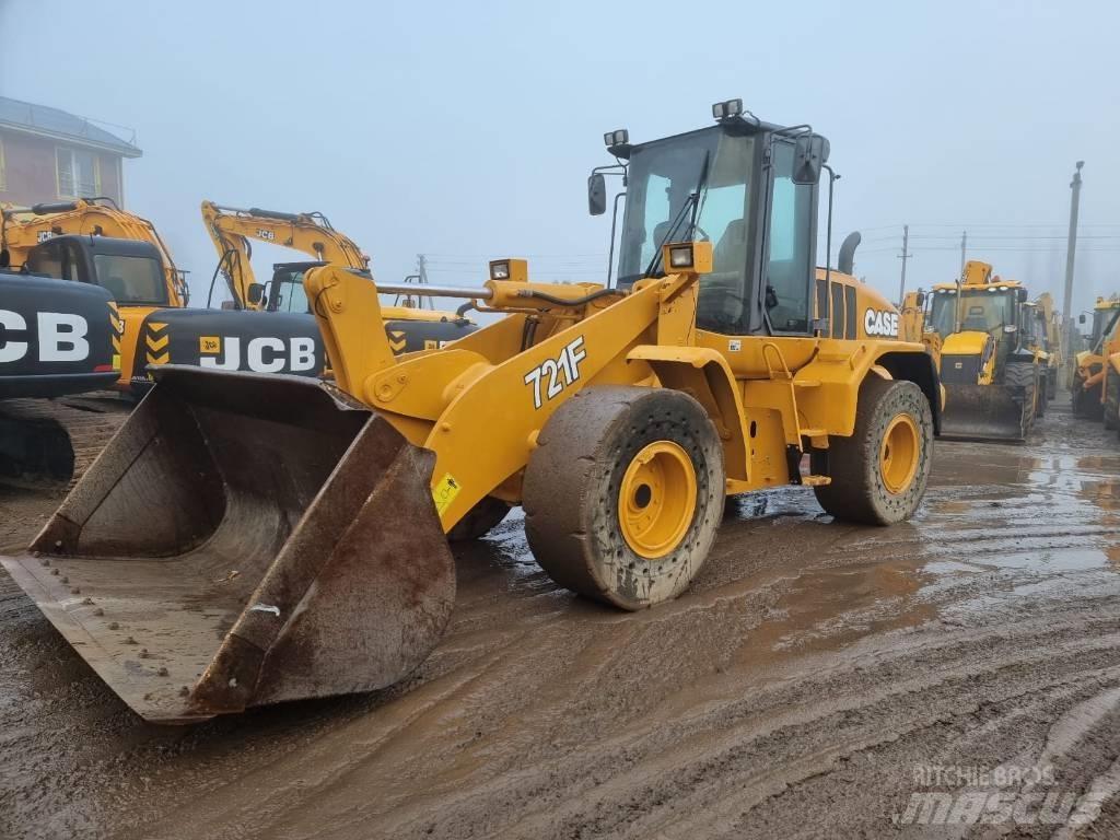 CASE 721 F Chargeuse sur pneus