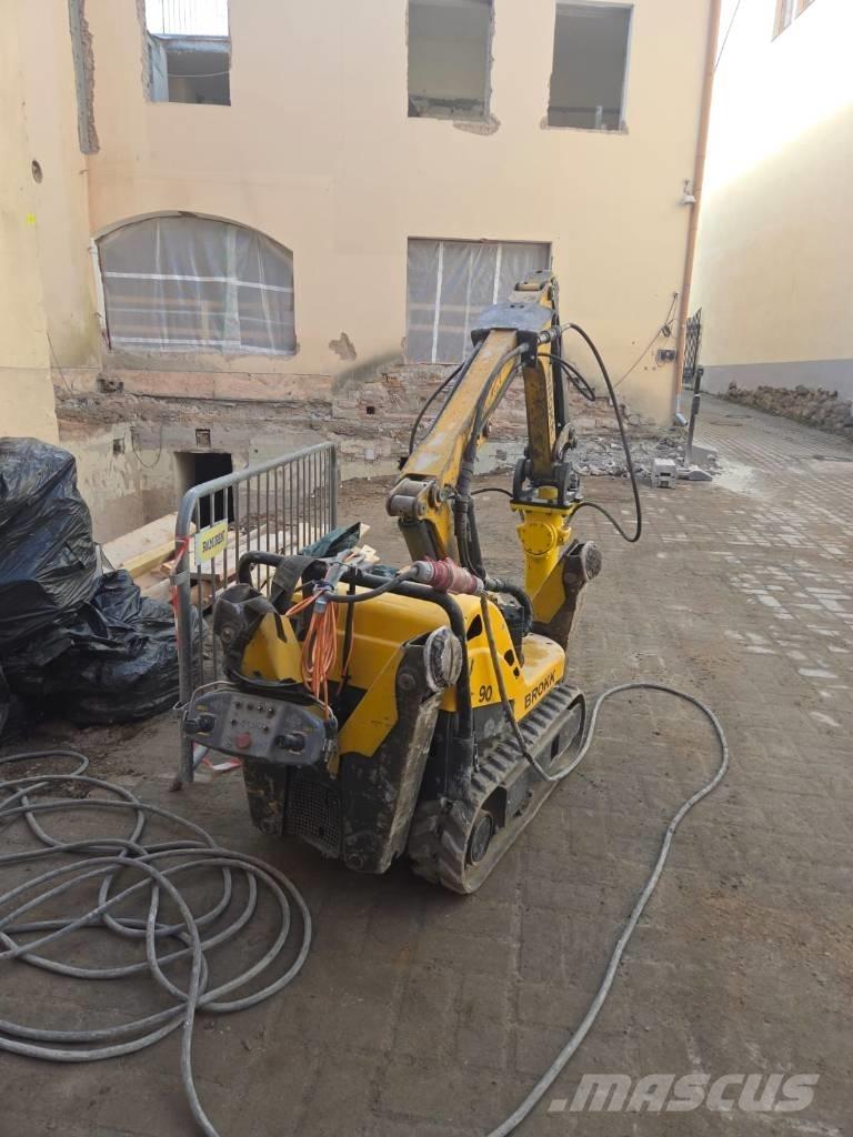 Brokk 90 Pelle de démolition