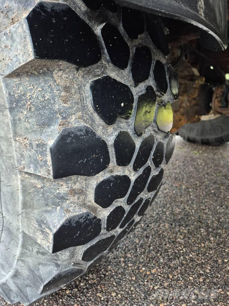 MAN LE 14.220 Camion plateau ridelle avec grue