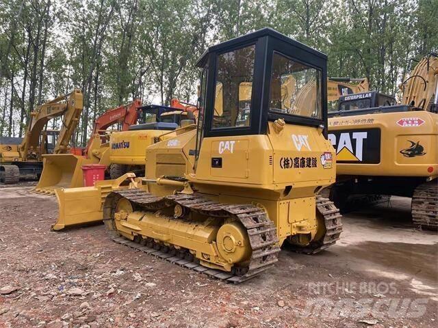 CAT D 5 G Bouteurs sur chenilles