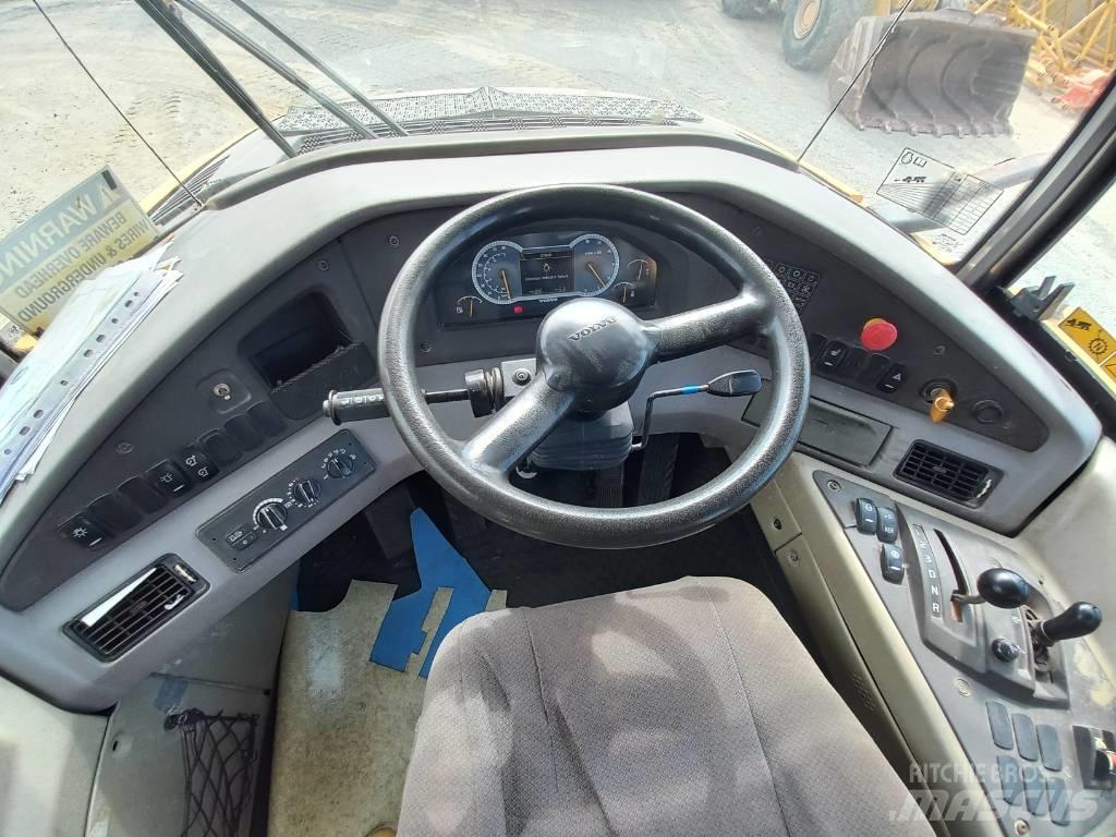 Volvo A40F (Abu dhabi) Tombereau articulé