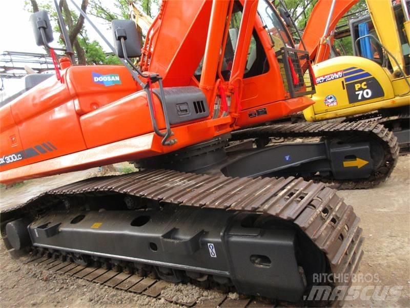 Doosan DX 300 LC Pelle sur chenilles