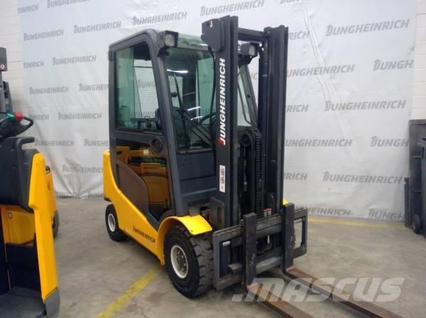 Jungheinrich TFG 320 Chariots GPL