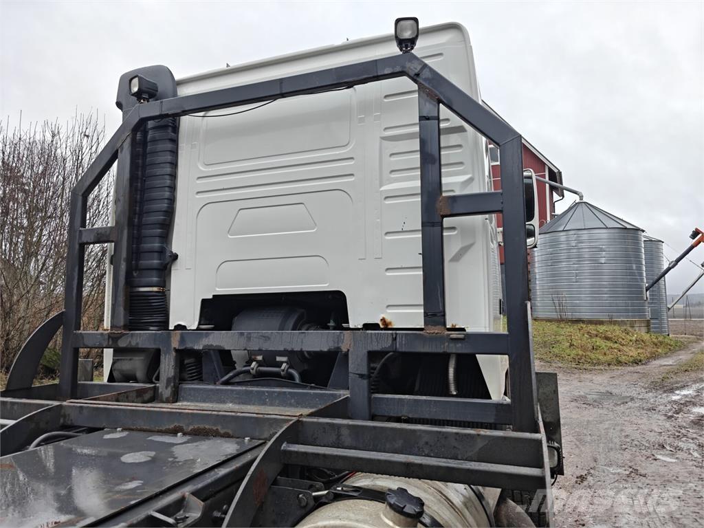 Volvo FH 12 Camions de transport de machines forestières