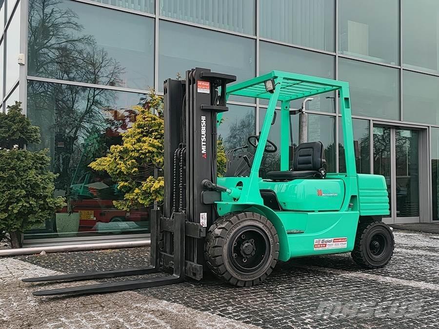 Mitsubishi DP30 Chariots diesel