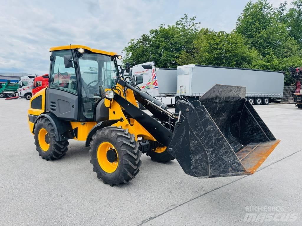 JCB 406 Chargeuse sur pneus