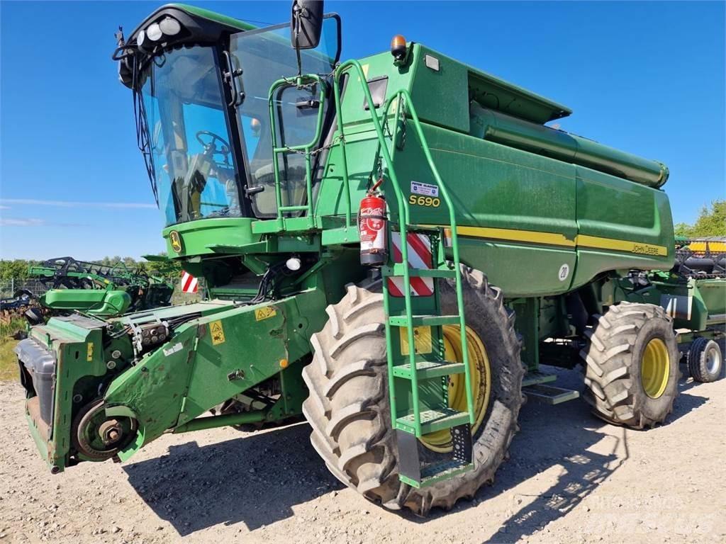 John Deere S690 Moissonneuse batteuse