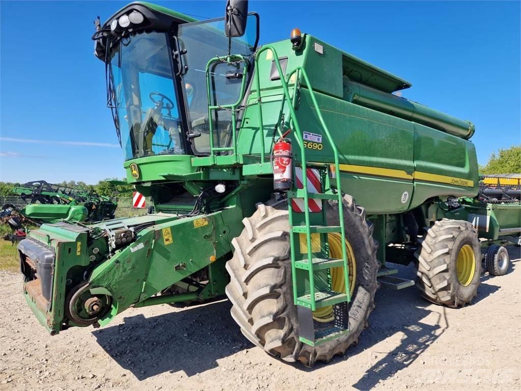 John Deere S690 Moissonneuse batteuse
