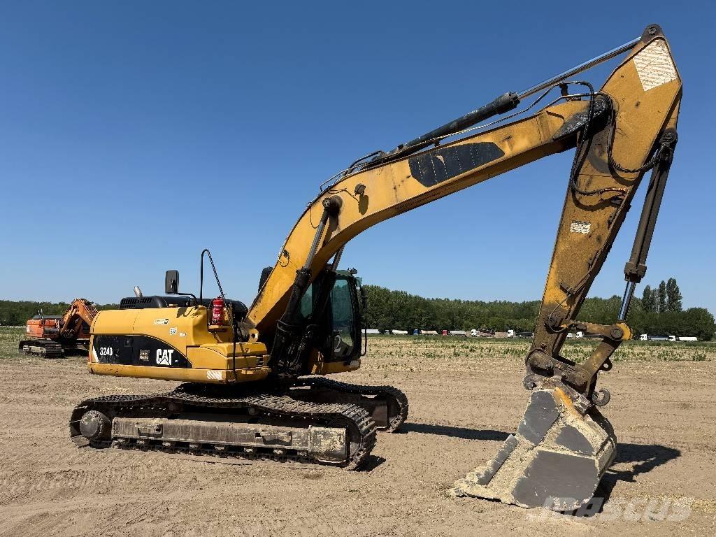 CAT 324 D Pelle sur chenilles