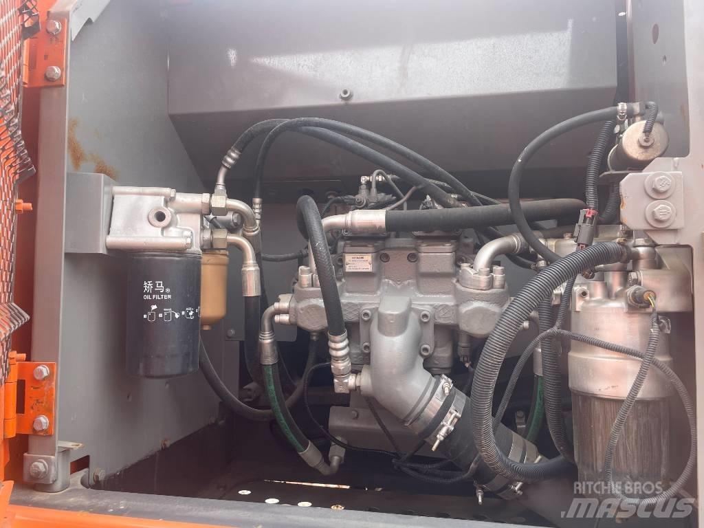 Hitachi ZX 200 Pelle sur chenilles