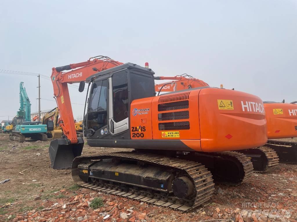 Hitachi ZX 200 Pelle sur chenilles