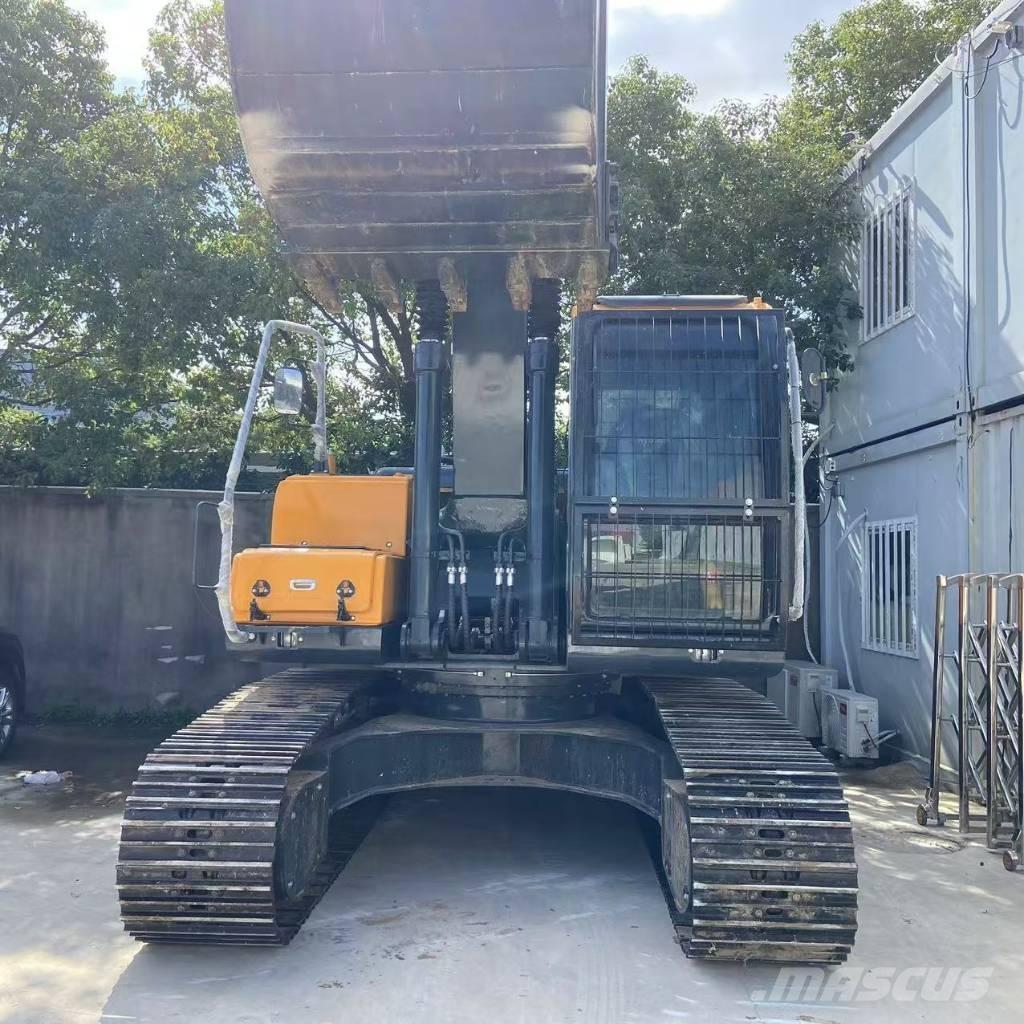Hyundai R220LC-9S Pelle sur chenilles