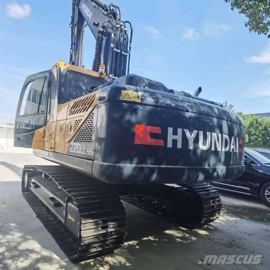 Hyundai R220LC-9S Pelle sur chenilles