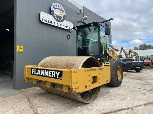 CAT CB 64 Rouleaux tandem