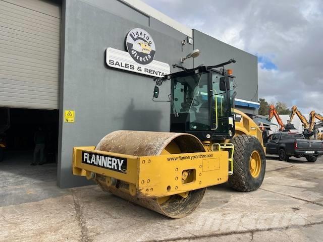 CAT CB 64 Rouleaux tandem