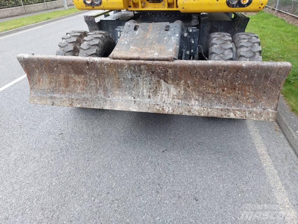 Komatsu PW148-11 Pelle sur pneus