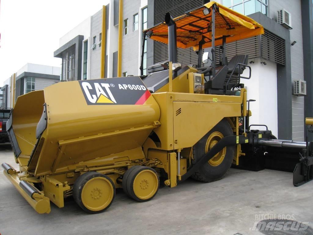 CAT AP 600 D Finisseur