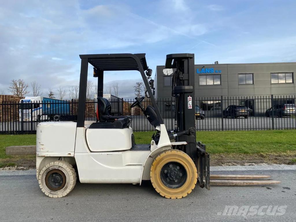 CAT DP35K Chariots diesel