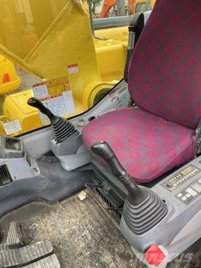 Komatsu 220 Pelle sur chenilles